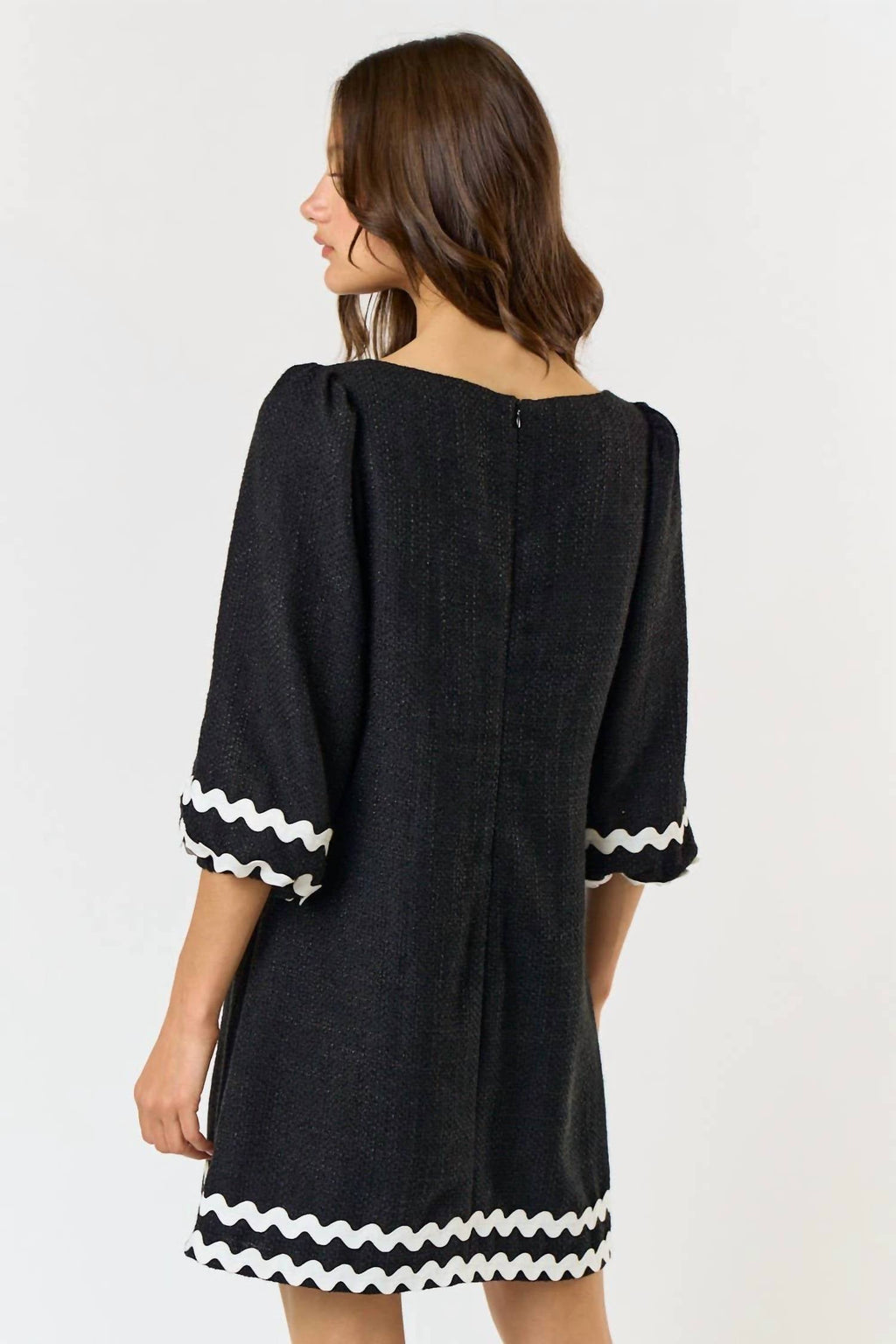 Lalavon - Tres Chic Boucle V-neck Dress