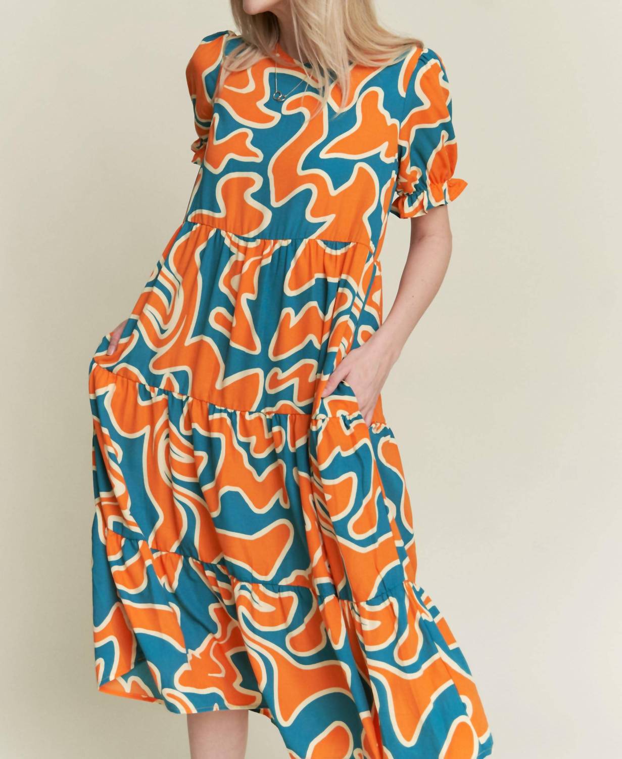 Jade By Jane - Beautiful Chaos Tiered Short Sleeve A-line Midi Dress