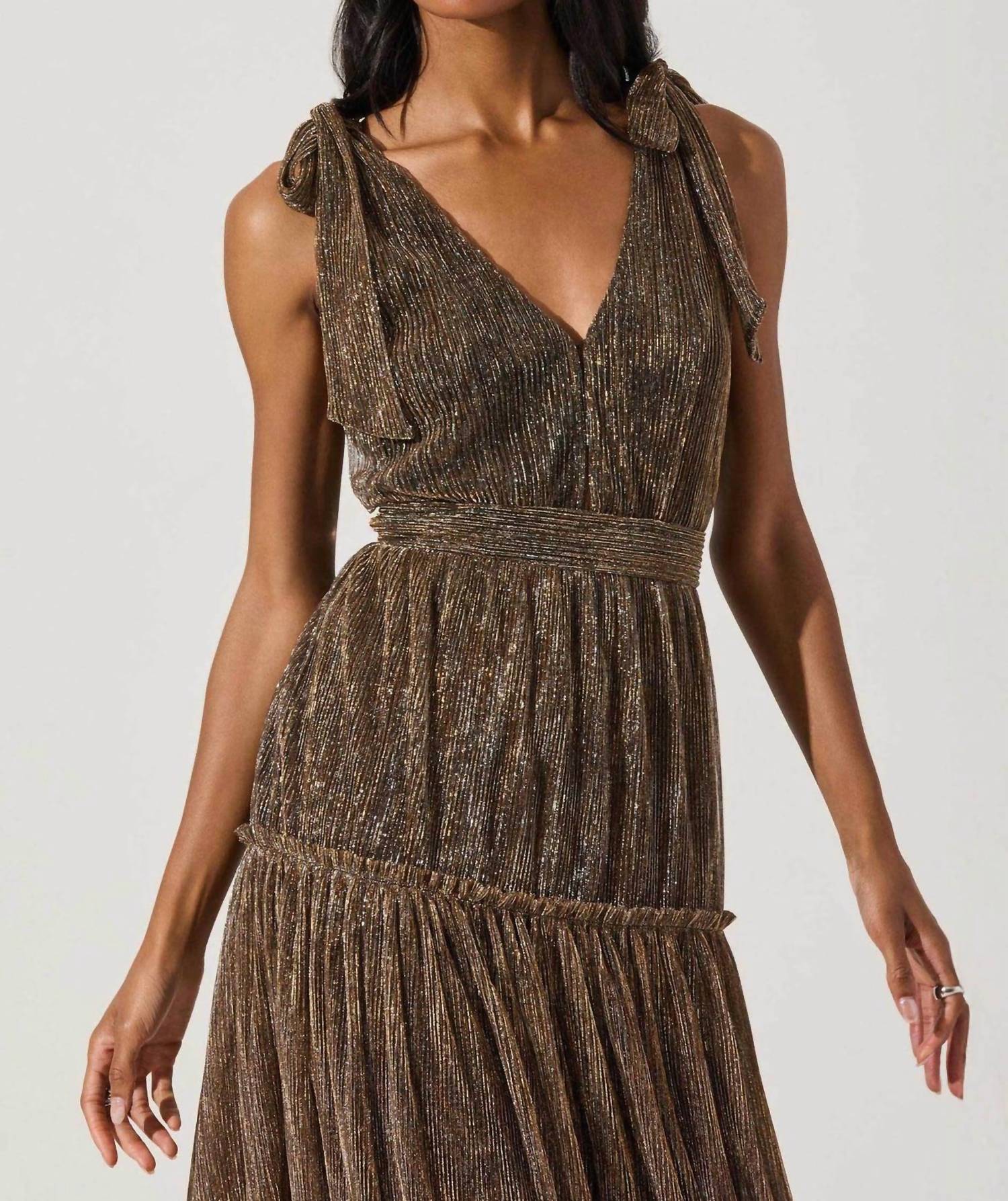 Astr - Desma Metallic V-neck Midi Dress